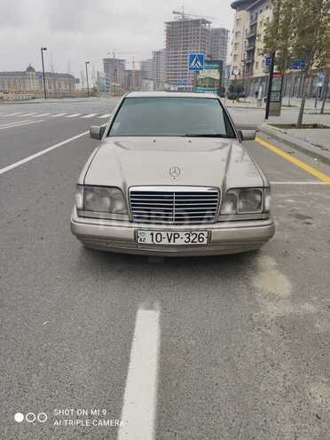 Mercedes E 220 1988, 300,000 km - 2.2 l - Bakı