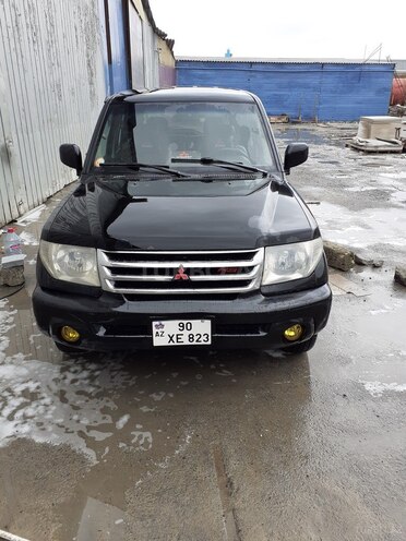 Mitsubishi Pajero io 2001, 380,000 km - 2.0 l - Bakı
