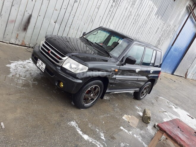 Mitsubishi Pajero io 2001, 380,000 km - 2.0 l - Bakı