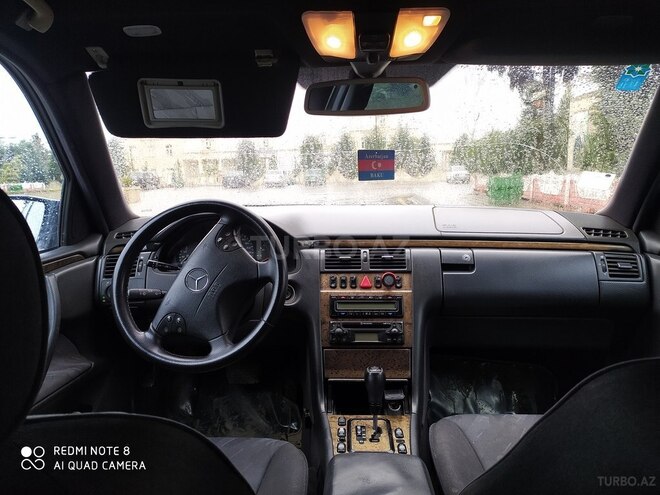 Mercedes E 240 1999, 400,000 km - 2.4 l - Füzuli