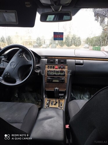 Mercedes E 240 1999, 400,000 km - 2.4 l - Füzuli