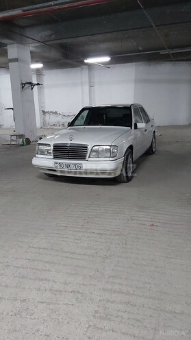 Mercedes E 220 1994, 432,000 km - 2.2 л - Bakı