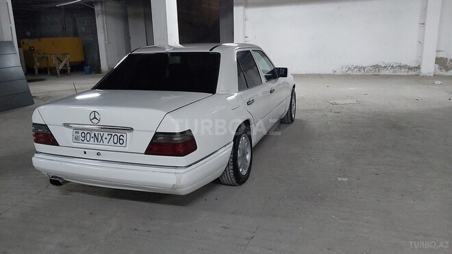 Mercedes E 220 1994, 432,000 km - 2.2 л - Bakı