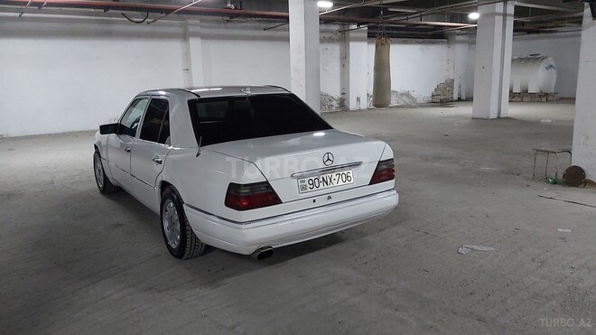 Mercedes E 220 1994, 432,000 km - 2.2 л - Bakı