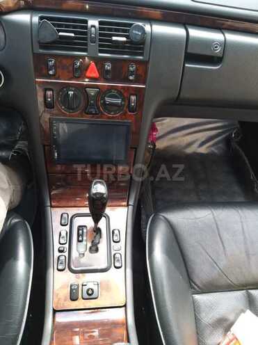 Mercedes E 270 2001, 280,000 km - 2.7 л - Bakı