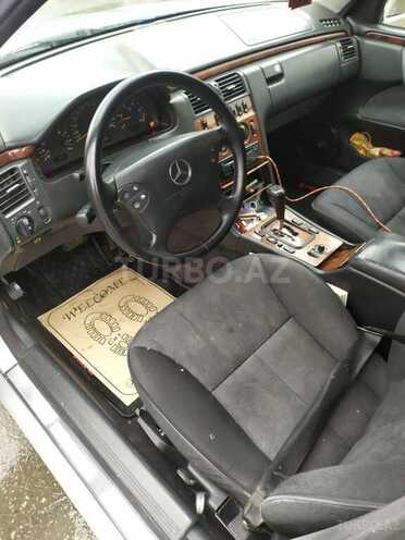 Mercedes E 220 1999, 395,000 km - 2.2 l - Bakı