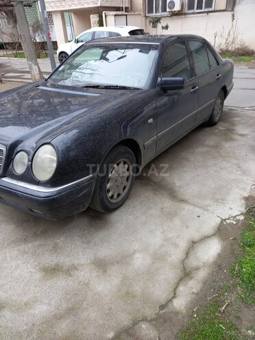 Mercedes E 230 1997, 317,000 km - 2.3 l - Bakı