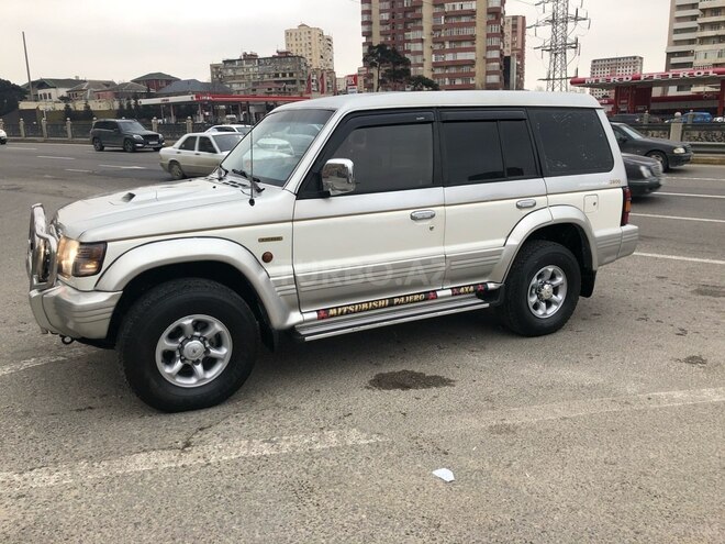 Mitsubishi Pajero 1995, 220,000 km - 2.8 l - Bakı
