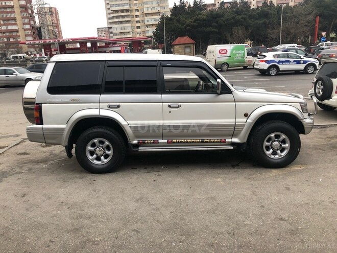 Mitsubishi Pajero 1995, 220,000 km - 2.8 l - Bakı
