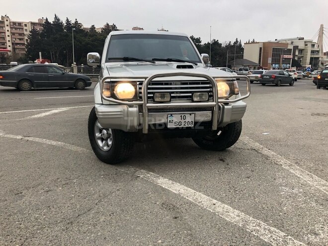 Mitsubishi Pajero 1995, 220,000 km - 2.8 l - Bakı