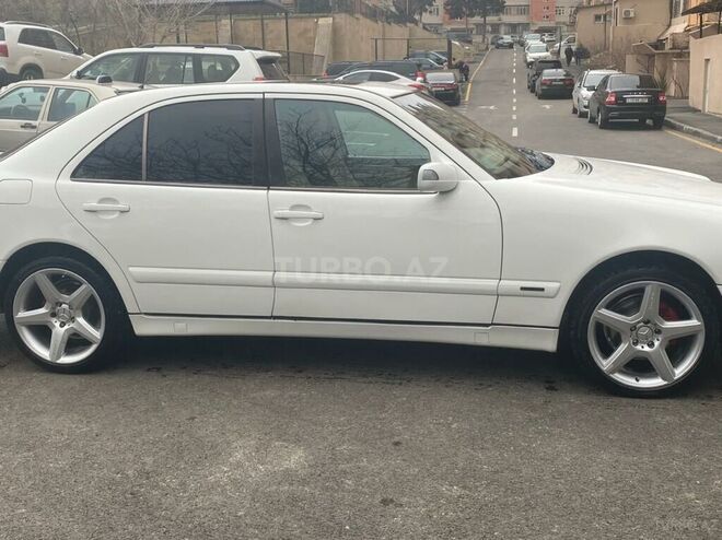 Mercedes E 240 2000, 330,000 km - 2.4 l - Bakı