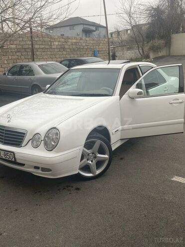 Mercedes E 240 2000, 330,000 km - 2.4 l - Bakı