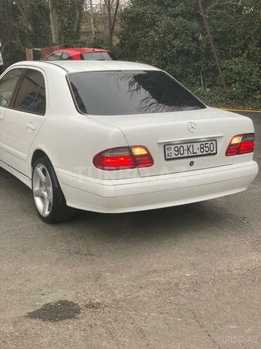 Mercedes E 240 2000, 330,000 km - 2.4 l - Bakı