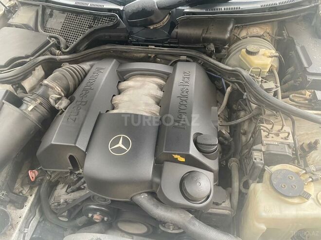 Mercedes E 240 2000, 330,000 km - 2.4 l - Bakı