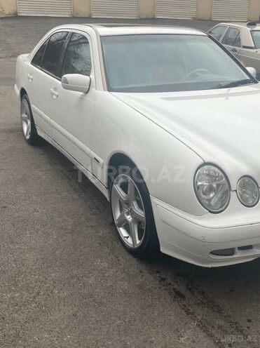 Mercedes E 240 2000, 330,000 km - 2.4 l - Bakı