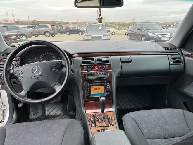 Mercedes E 240 1999, 280,000 km - 2.4 l - Bakı