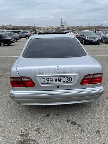 Mercedes E 240 1999, 280,000 km - 2.4 l - Bakı