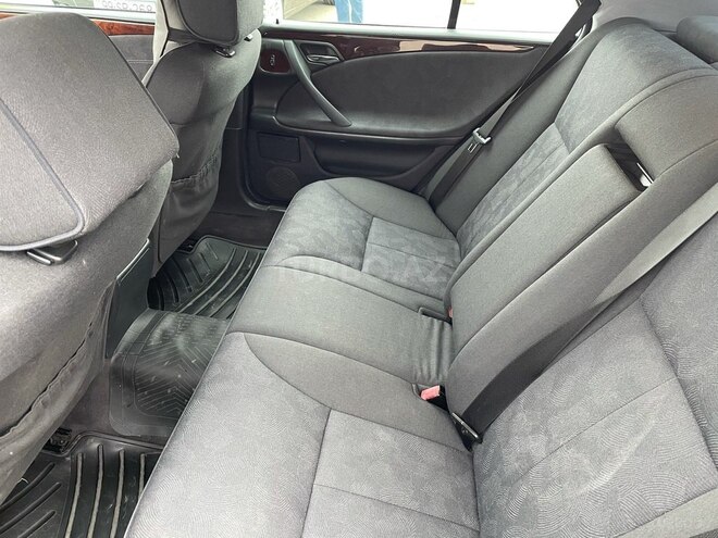 Mercedes E 240 1999, 280,000 km - 2.4 l - Bakı