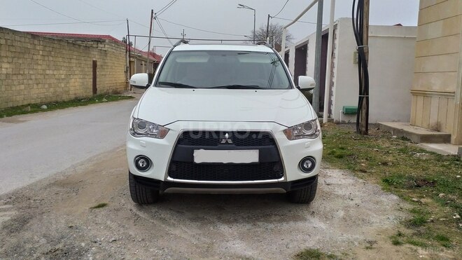 Mitsubishi Outlander 2011, 128,000 km - 3.0 l - Bakı