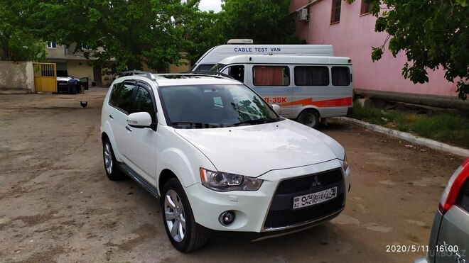 Mitsubishi Outlander 2011, 128,000 km - 3.0 l - Bakı