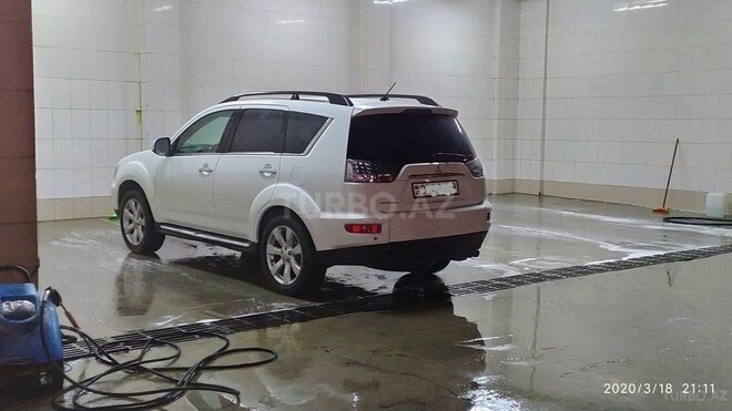 Mitsubishi Outlander 2011, 128,000 km - 3.0 l - Bakı