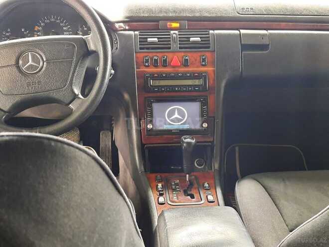 Mercedes E 240 1998, 350,000 km - 2.4 l - Bərdə