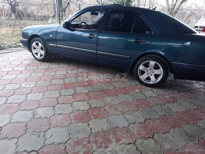 Mercedes E 240 1998, 350,000 km - 2.4 l - Bərdə