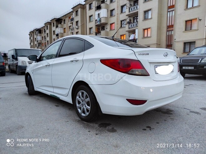 Hyundai Accent 2011, 300,000 km - 1.6 l - Bakı