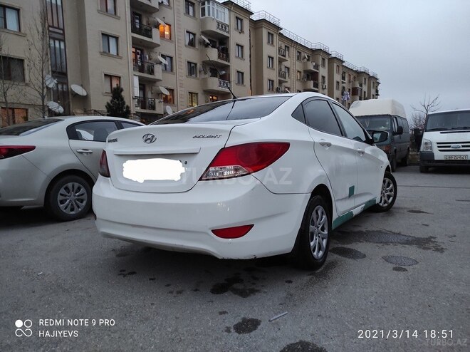 Hyundai Accent 2011, 300,000 km - 1.6 l - Bakı
