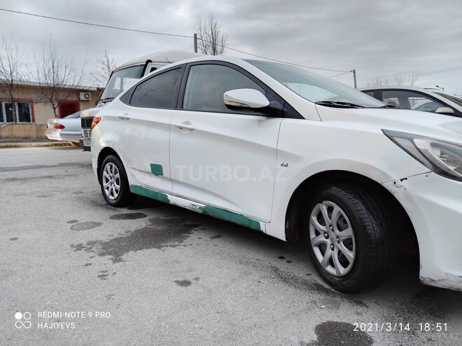 Hyundai Accent 2011, 300,000 km - 1.6 l - Bakı
