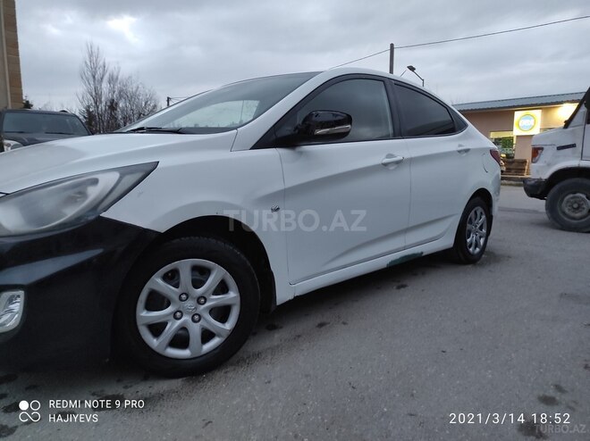 Hyundai Accent 2011, 300,000 km - 1.6 l - Bakı