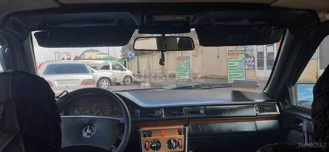 Mercedes E 230 1990, 28,800 km - 2.3 l - Sabirabad