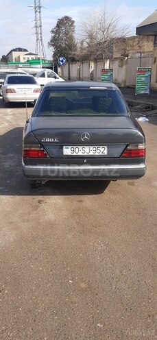 Mercedes E 230 1990, 28,800 km - 2.3 l - Sabirabad