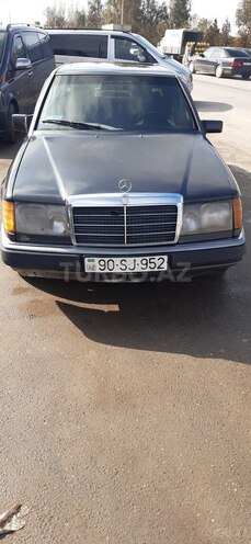 Mercedes E 230 1990, 28,800 km - 2.3 l - Sabirabad