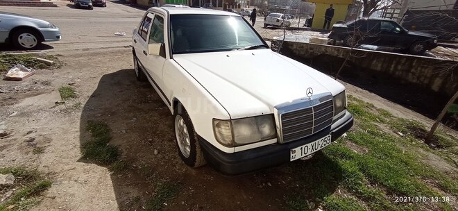 Mercedes E 250 1988, 325,800 km - 2.5 l - Bakı