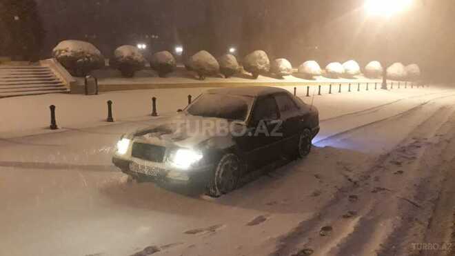 Mercedes E 300 1992, 457,321 km - 3.0 l - Bakı