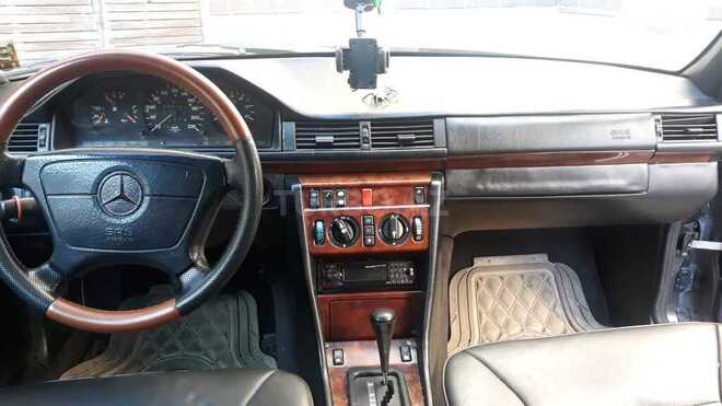 Mercedes E 300 1992, 457,321 km - 3.0 l - Bakı