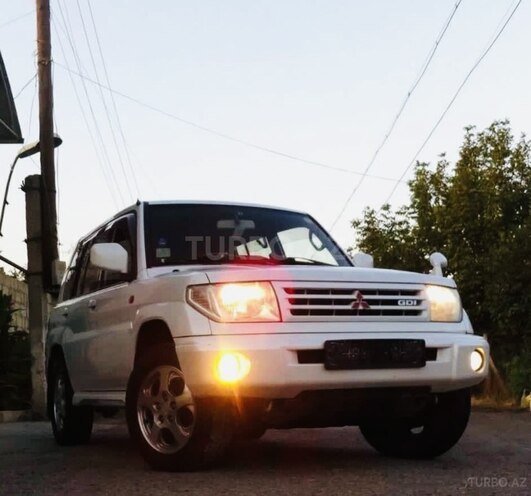 Mitsubishi Pajero io 2000, 230,000 km - 2.0 л - Gəncə