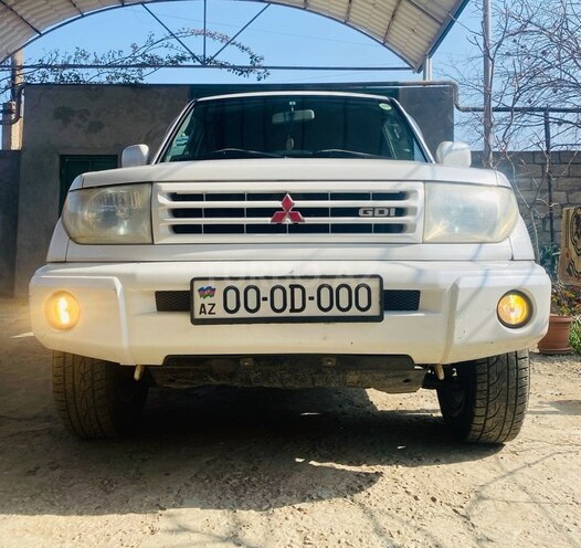 Mitsubishi Pajero io 2000, 230,000 km - 2.0 л - Gəncə