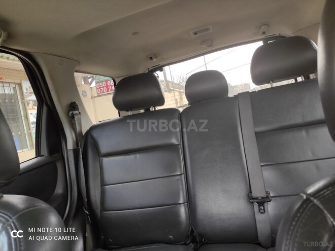 Ford Escape 2004, 200,500 km - 3.0 l - Sumqayıt