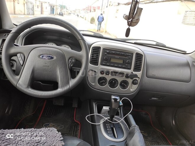 Ford Escape 2004, 200,500 km - 3.0 l - Sumqayıt