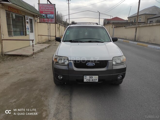Ford Escape 2004, 200,500 km - 3.0 l - Sumqayıt