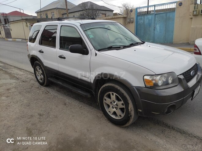 Ford Escape 2004, 200,500 km - 3.0 l - Sumqayıt