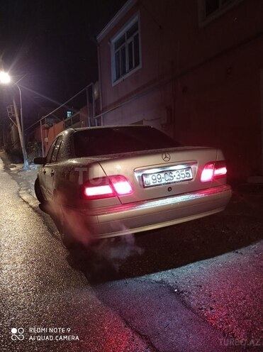 Mercedes E 240 2000, 296,000 km - 2.6 l - Bakı