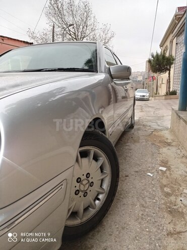 Mercedes E 240 2000, 296,000 km - 2.6 l - Bakı