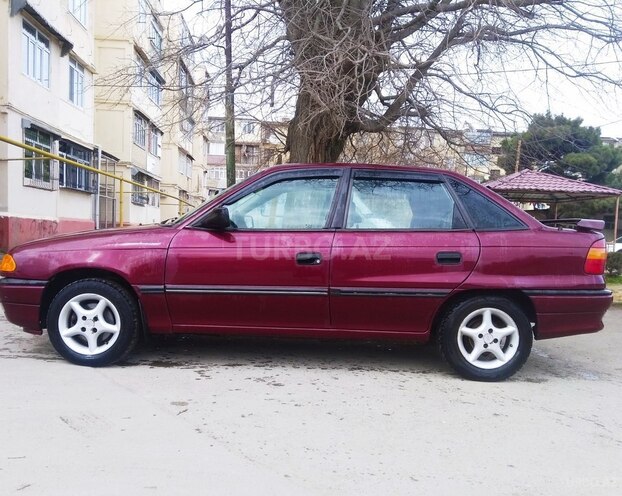 Opel Astra 1993, 350,000 km - 1.8 l - Bakı