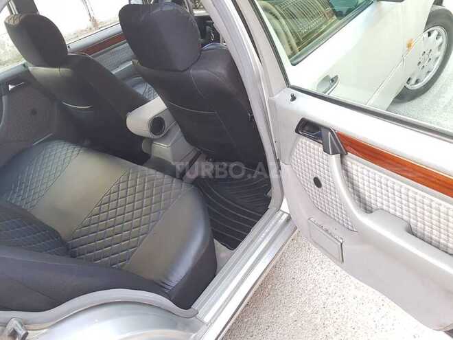 Mercedes E 220 1995, 394,000 km - 2.2 л - Bakı