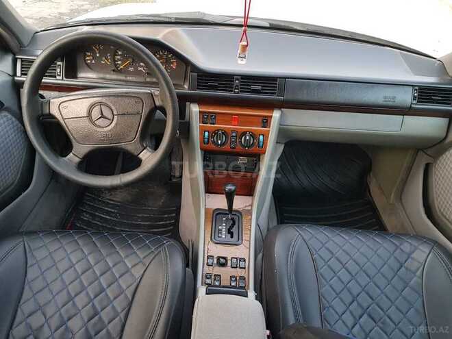 Mercedes E 220 1995, 394,000 km - 2.2 л - Bakı