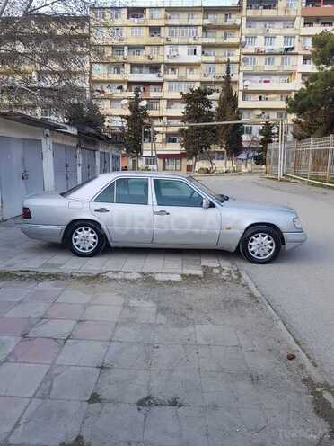 Mercedes E 220 1995, 394,000 km - 2.2 л - Bakı