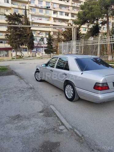 Mercedes E 220 1995, 394,000 km - 2.2 л - Bakı